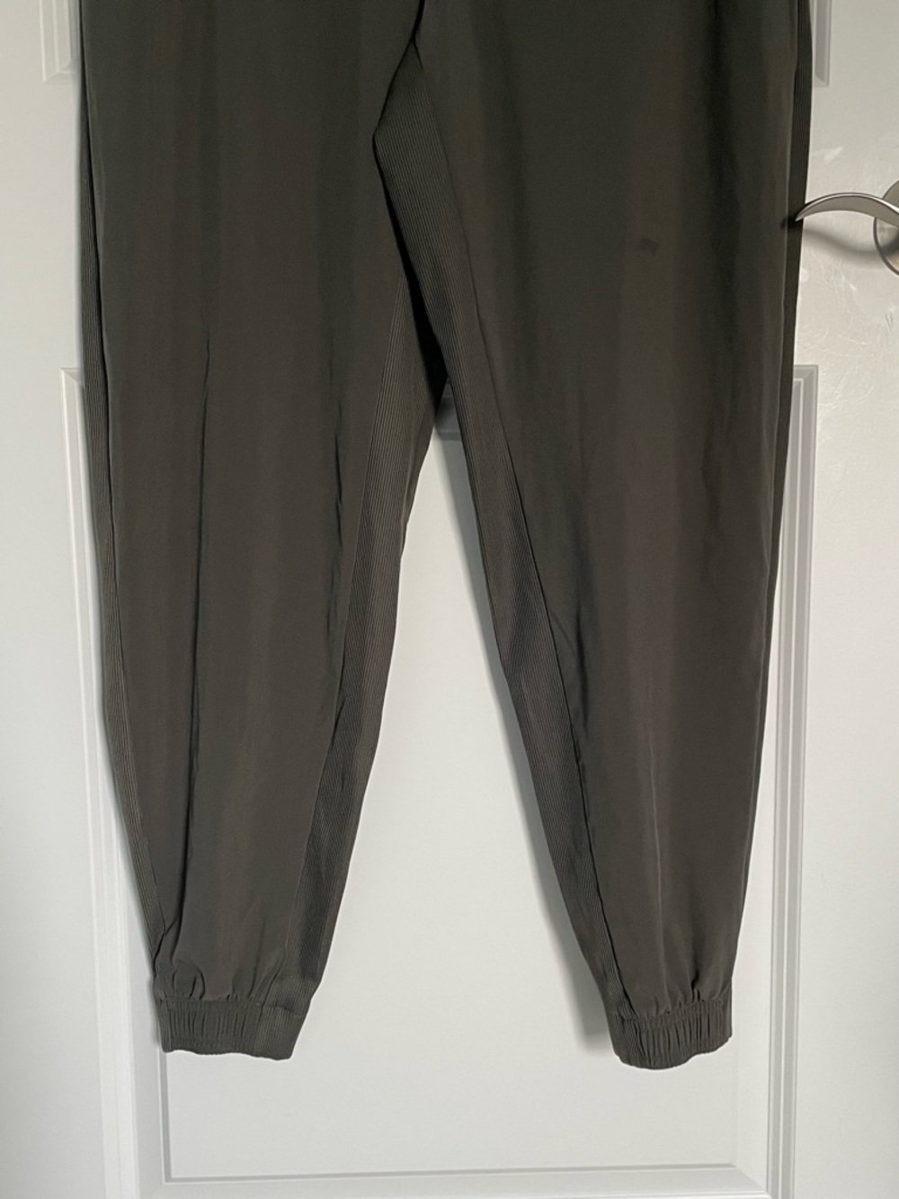 Athleta Women's Olive Textured Brooklyn Jogger Pants Size 14 - 54343 - Picture 7 of 14